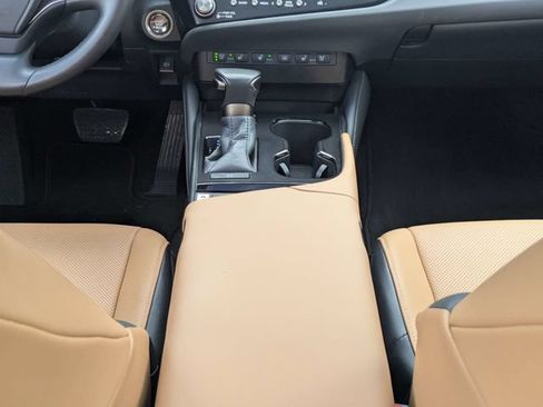 Used 2024 Lexus ES 350 w/ Premium Package FWD image 18
