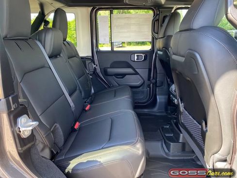 New 2026 Jeep Wrangler Unlimited Sahara AWD/4WD image 8