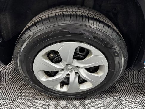 Used 2020 Toyota RAV4 LE FWD image 19