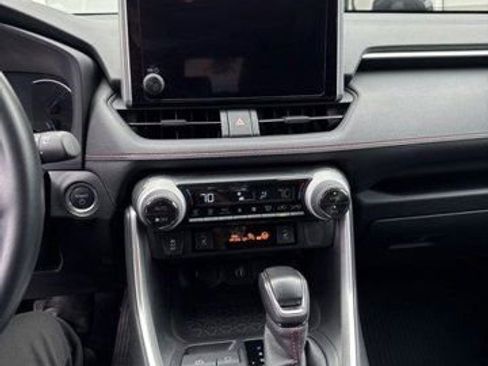 Used 2024 Toyota RAV4 SE AWD/4WD image 11