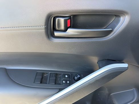 Used 2025 Toyota Corolla Cross LE image 23