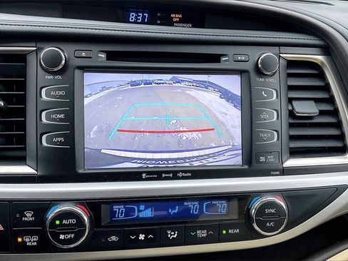 Used 2019 Toyota Highlander XLE image 20