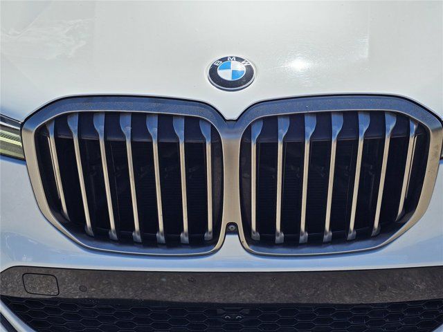 Used 2020 BMW X7 M50i w/ Dynamic Handling Package AWD/4WD image 3