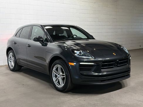 Used 2025 Porsche Macan image 6