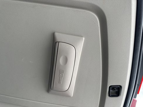 Used 2014 Dodge Grand Caravan SXT image 35