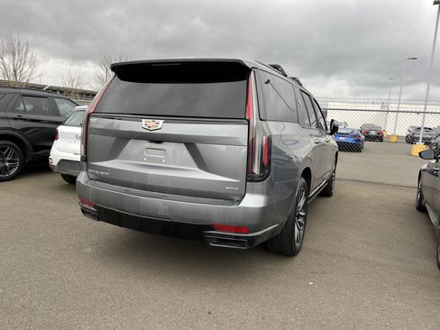 Used 2021 Cadillac Escalade ESV Sport w/ Driver Assist Tech Package image 4