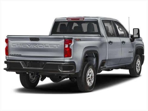 Used 2025 Chevrolet Silverado 2500 ZR2 w/ Technology Package AWD/4WD image 2
