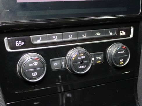 Used 2018 Volkswagen GTI SE image 20