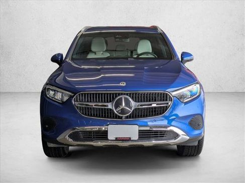 Certified 2025 Mercedes-Benz GLC 300 image 2