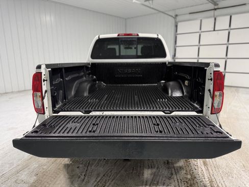 Used 2018 Nissan Frontier SV image 17