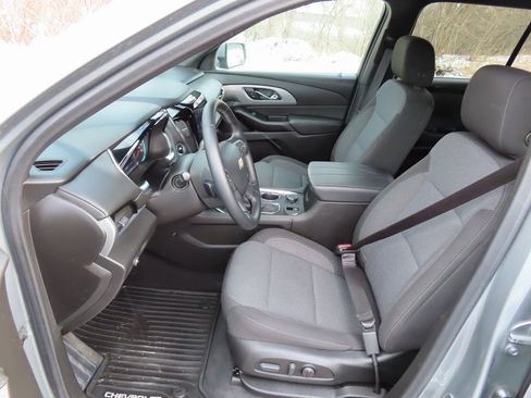 Used 2023 Chevrolet Traverse LT image 25