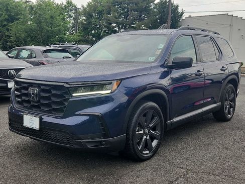 Certified 2025 Honda Pilot Sport image 3