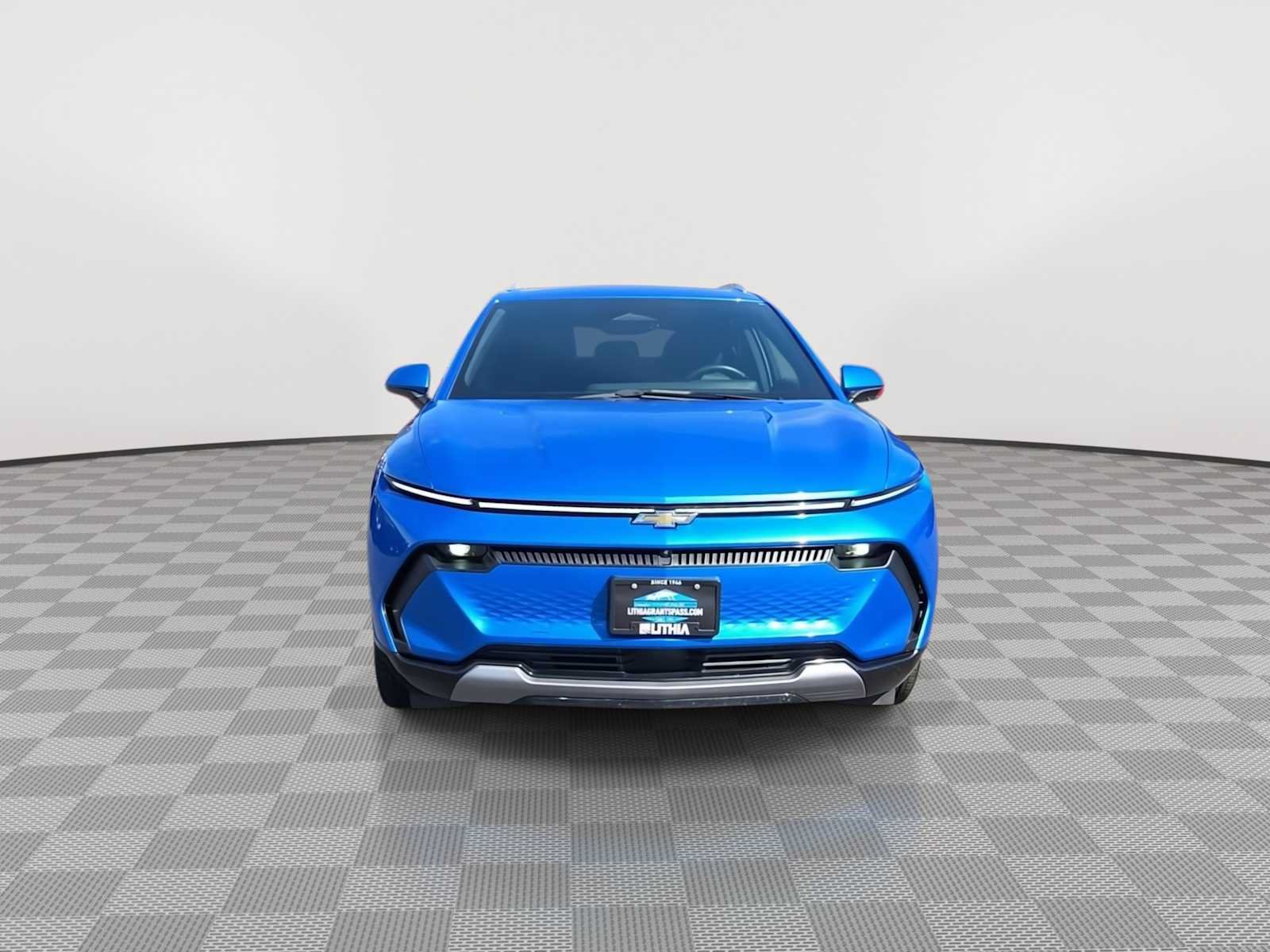 Used 2024 Chevrolet Equinox EV LT FWD image 3