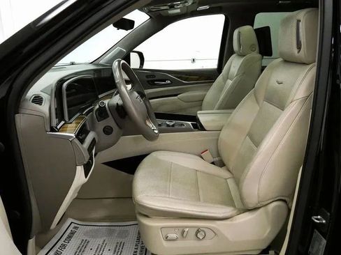 Used 2021 Cadillac Escalade Premium Luxury Platinum AWD/4WD image 32