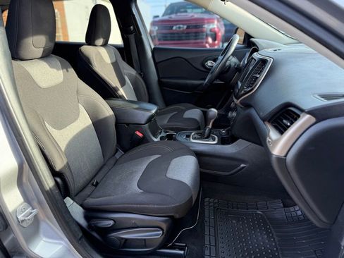 Used 2014 Jeep Cherokee Altitude w/ Cold Weather Group image 25