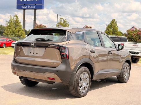 Used 2025 Nissan Kicks S AWD/4WD image 9