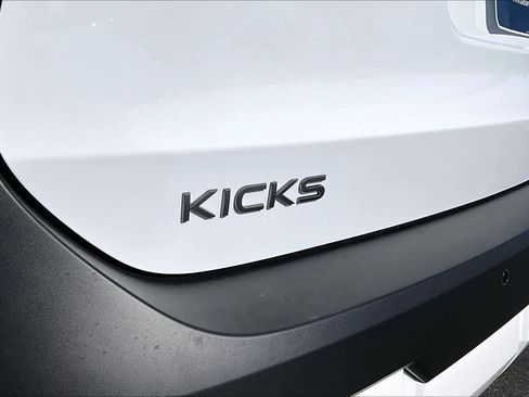 New 2026 Nissan Kicks SV image 15