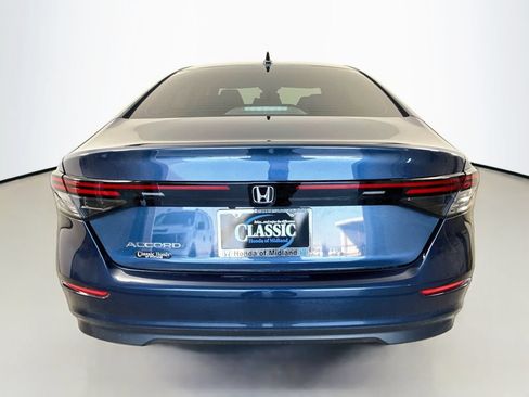 Used 2025 Honda Accord SE image 6