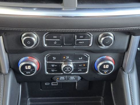 Used 2023 GMC Yukon SLE image 16