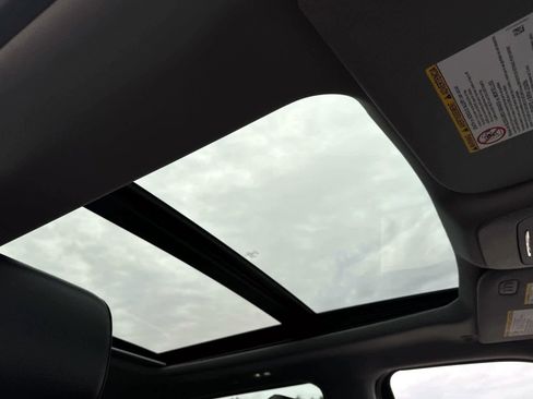 Used 2025 Ford F450 Lariat image 12