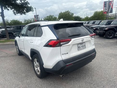 Used 2020 Toyota RAV4 XLE FWD image 23