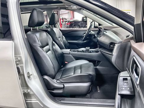 Used 2021 Nissan Rogue SV w/ Premium Package AWD/4WD image 29