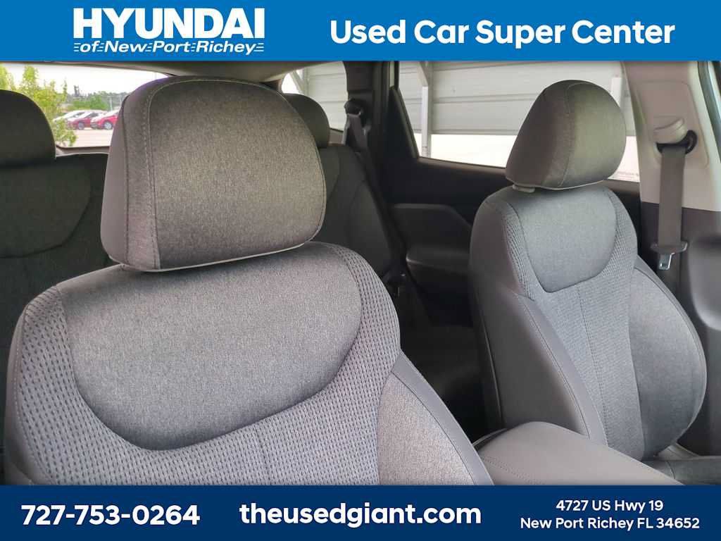Used 2019 Hyundai Santa Fe SE FWD image 6