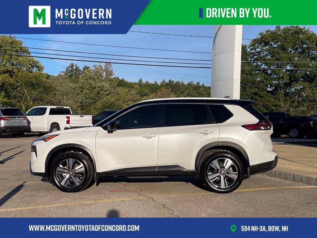 Used 2024 Nissan Rogue SL AWD/4WD image 2