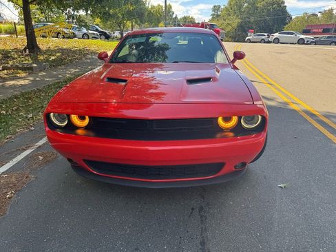 Used 2018 Dodge Challenger SXT w/ Blacktop Package image 17