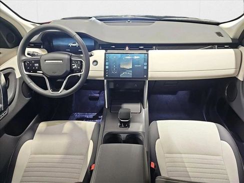 New 2025 Land Rover Discovery Sport S image 9