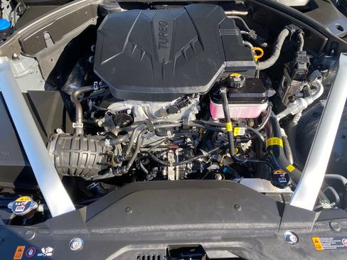 Certified 2025 Genesis G70 2.5T RWD image 27