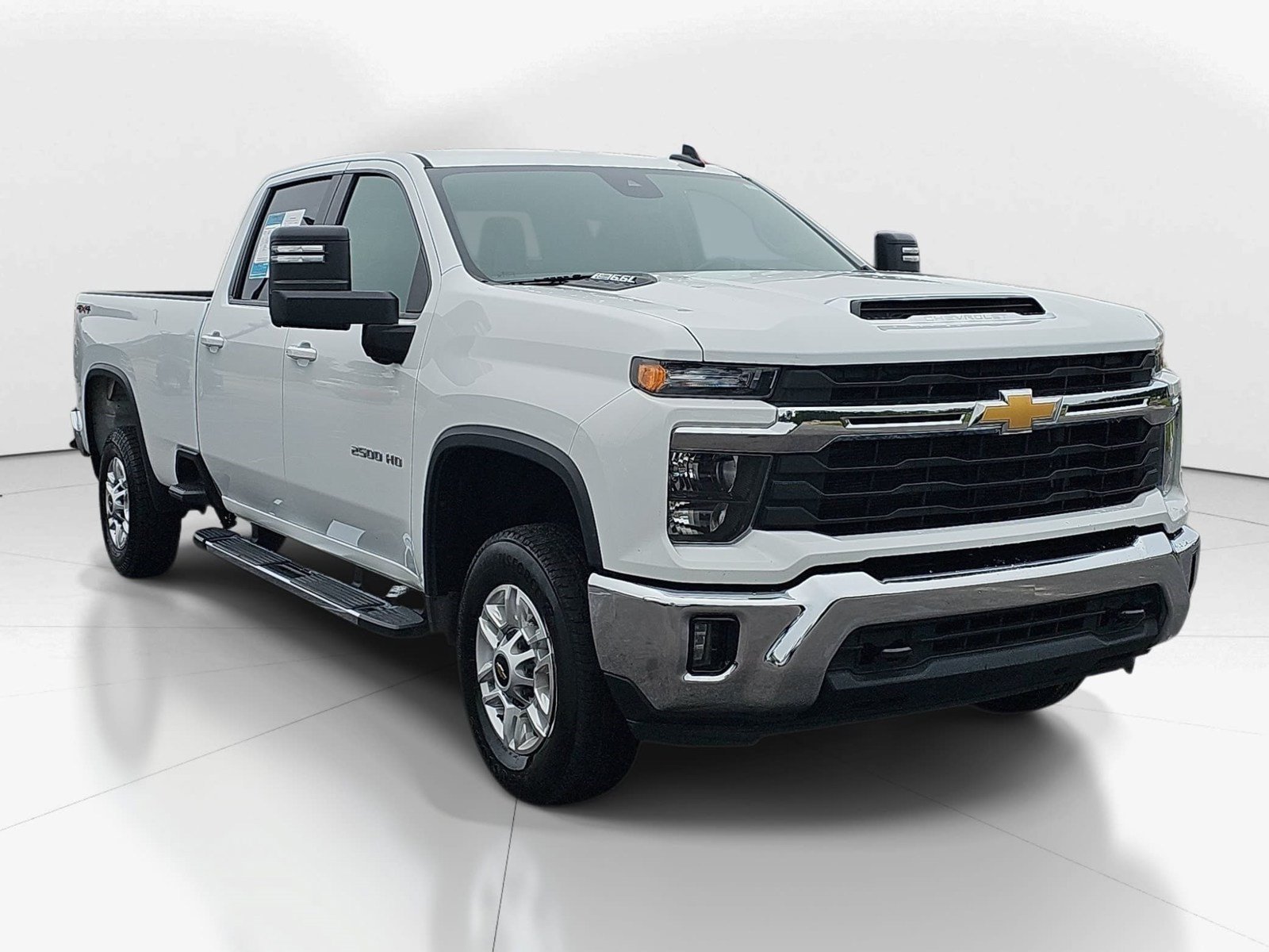 Used 2025 Chevrolet Silverado 2500 LT w/ Convenience Package AWD/4WD image 2