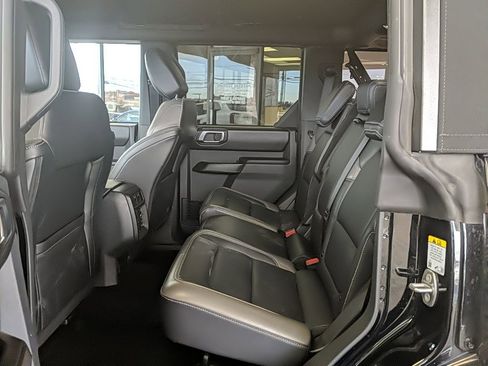 Used 2025 Ford Bronco Outer Banks image 12