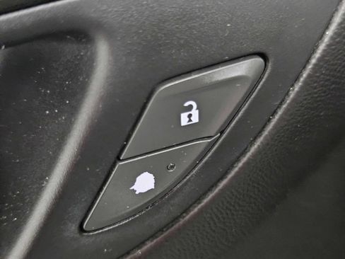 Used 2021 Chevrolet Equinox LT FWD image 28