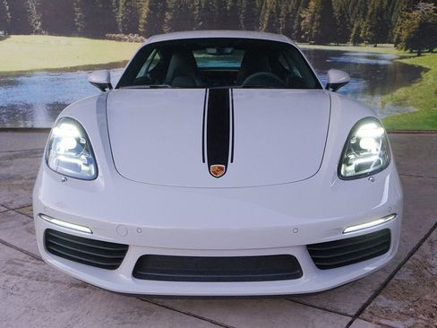 Used 2024 Porsche 718 Cayman image 2