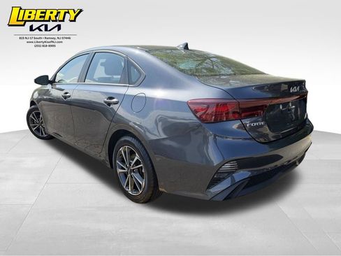 Used 2023 Kia Forte LXS w/ LXS Technology Package FWD image 5