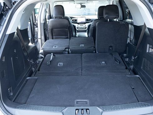Used 2023 Ford Explorer XLT w/ Equipment Group 202A AWD/4WD image 19