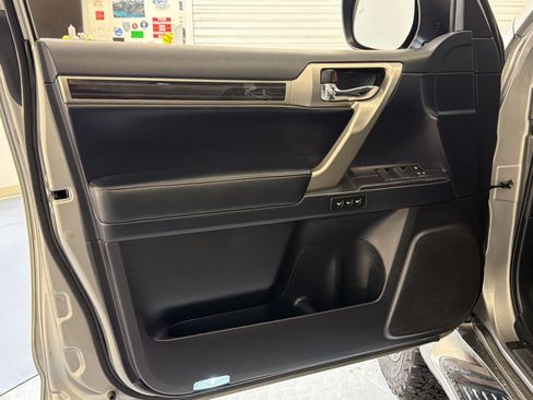 Used 2020 Lexus GX 460 Premium AWD/4WD image 22