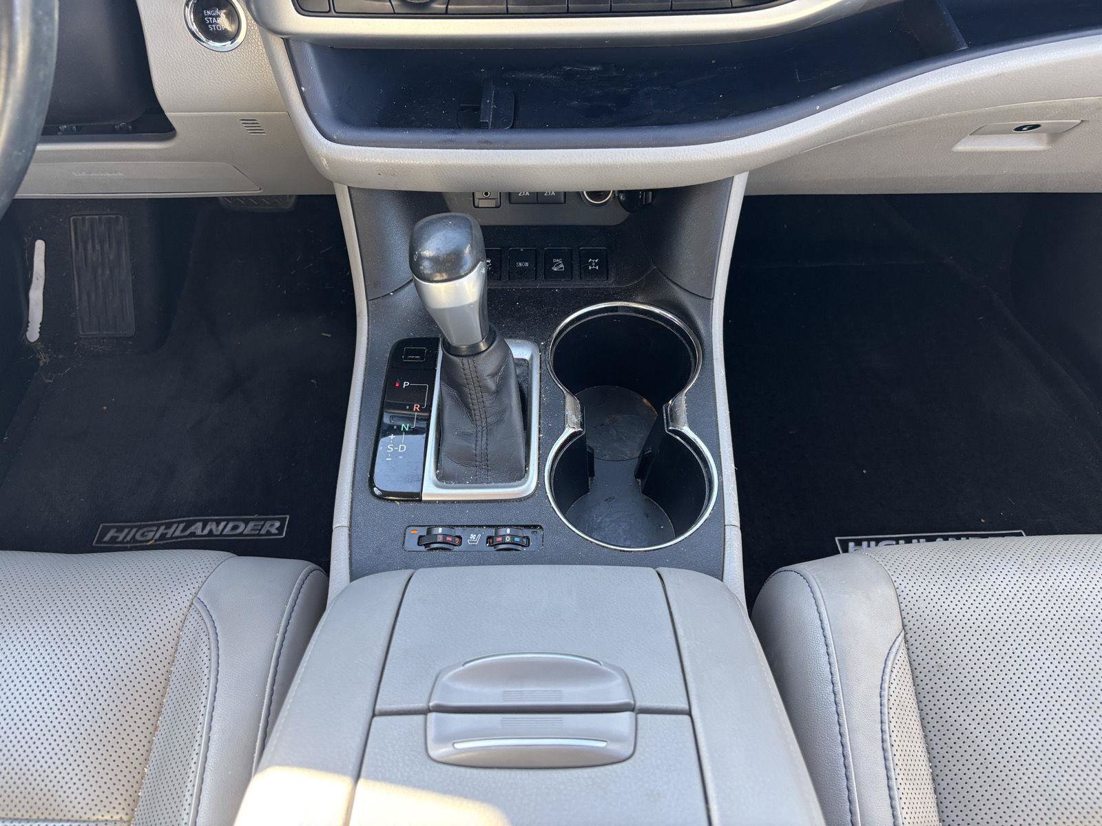 Used 2017 Toyota Highlander Limited AWD/4WD image 26