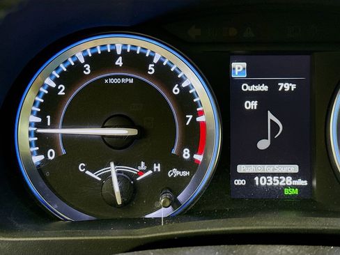 Used 2018 Toyota Highlander Limited image 12