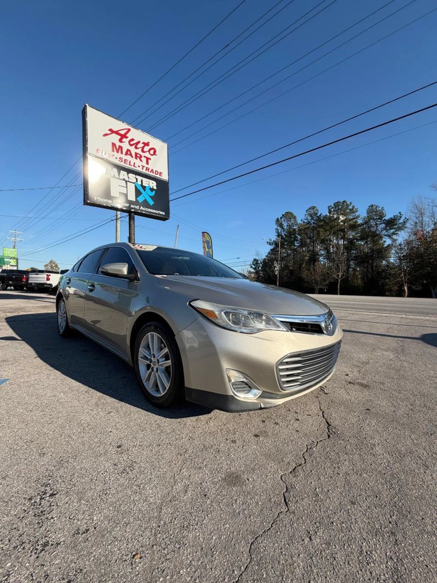 Used 2014 Toyota Avalon XLE FWD image 1