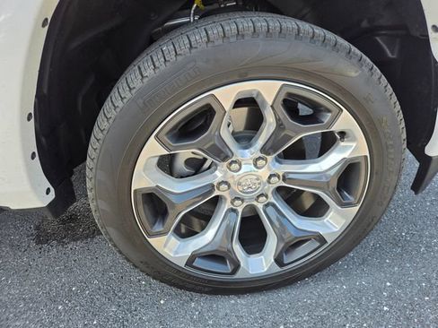 Used 2023 RAM 1500 Limited AWD/4WD image 32
