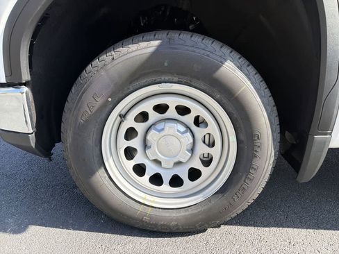 New 2026 GMC Sierra 1500 Pro w/ Convenience Package image 12