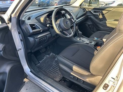 Used 2023 Subaru Forester Premium image 9