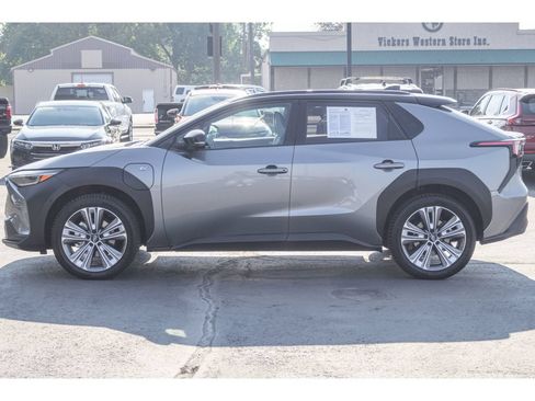 Used 2023 Subaru Solterra AWD image 6