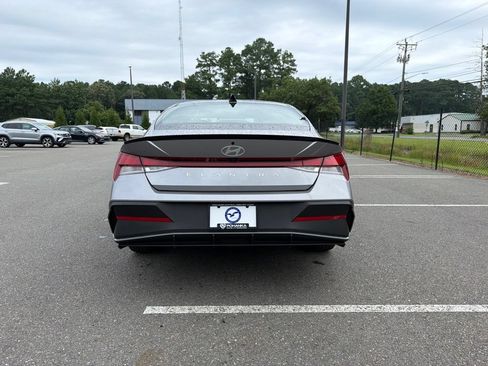 Used 2025 Hyundai Elantra Sport FWD image 6