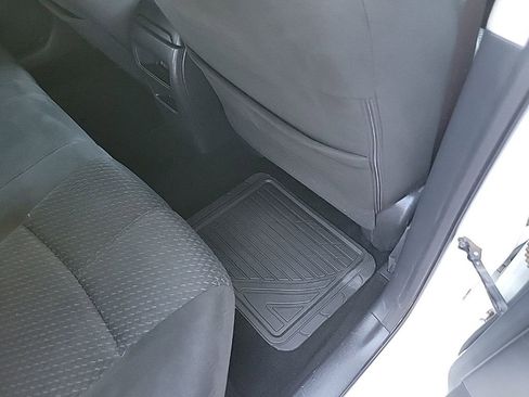 Used 2015 Nissan Sentra SR FWD image 38