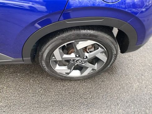 Used 2023 Hyundai Venue Limited image 30