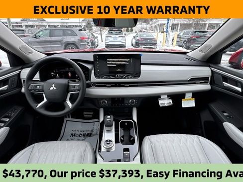 New 2026 Mitsubishi Outlander SEL image 14