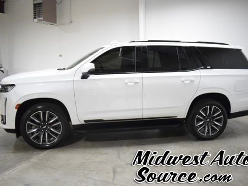 Used 2022 Cadillac Escalade Sport image 2